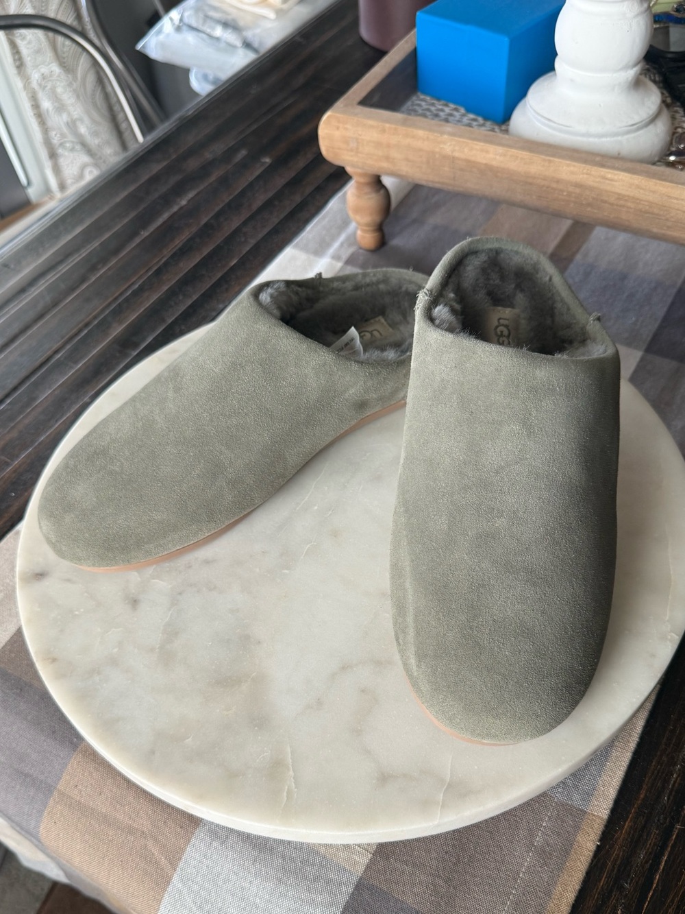 UGG Elea Slip-On NWOT
